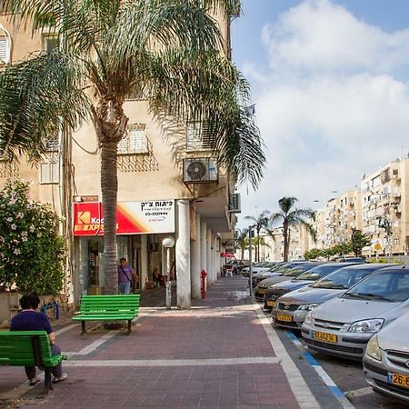 Apartments4You Dinara Bat Yam Exteriör bild