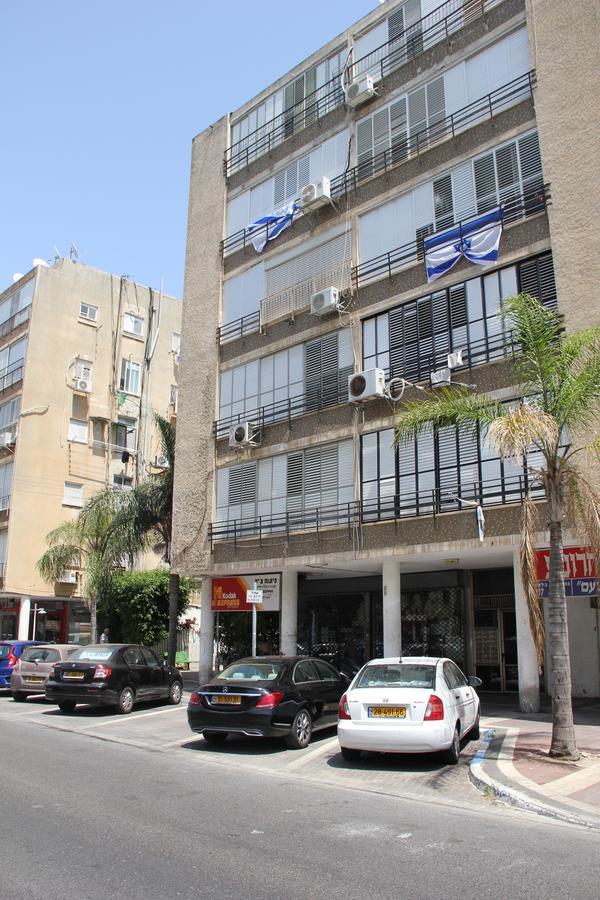 Apartments4You Dinara Bat Yam Exteriör bild