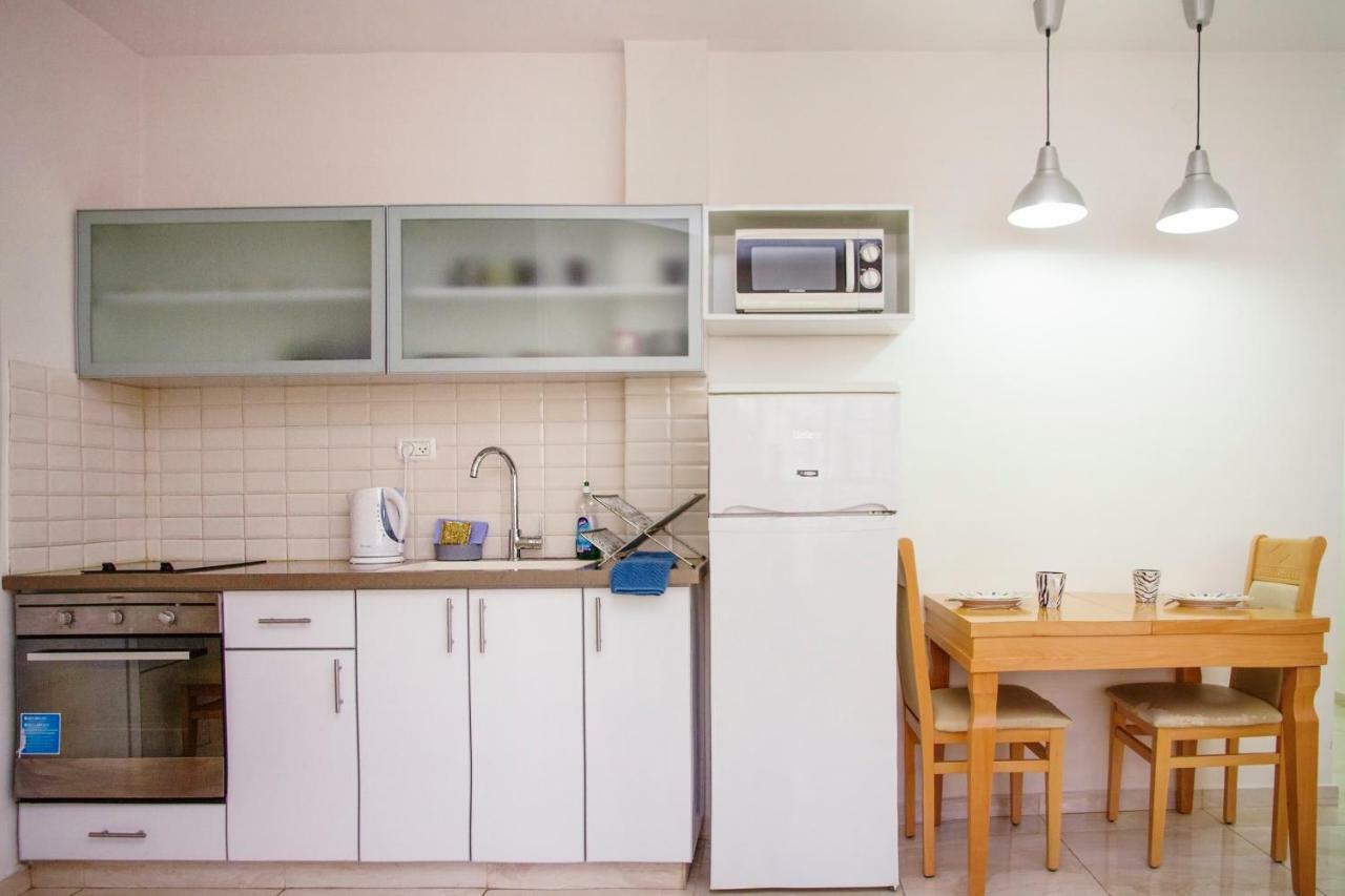 Apartments4You Dinara Bat Yam Exteriör bild