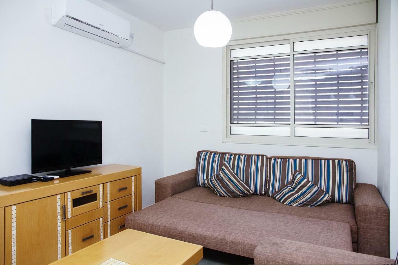 Apartments4You Dinara Bat Yam Exteriör bild