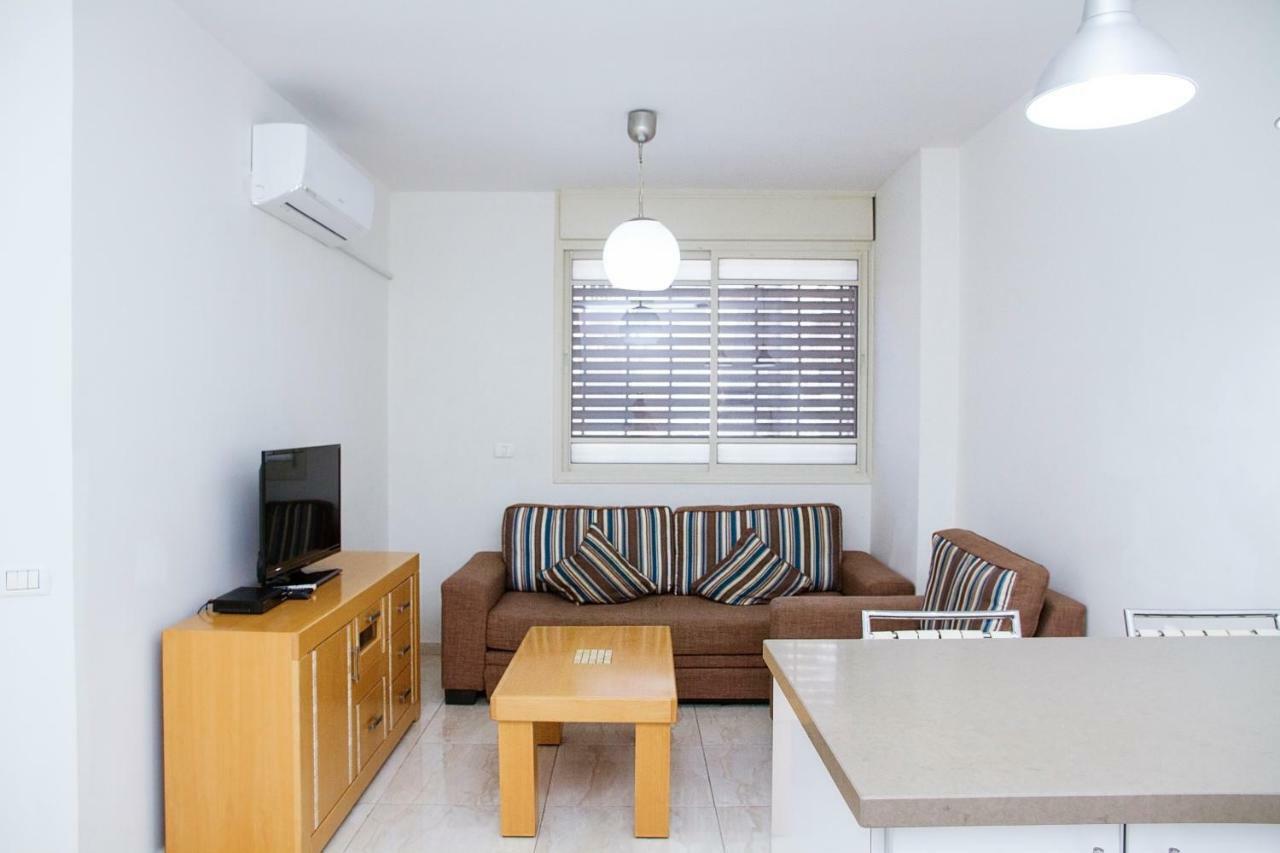 Apartments4You Dinara Bat Yam Exteriör bild